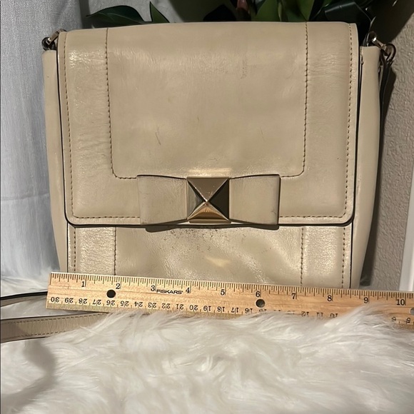 Kate Spade Cream Crossbody Bag with Bow Detail - Picture 10 of 11